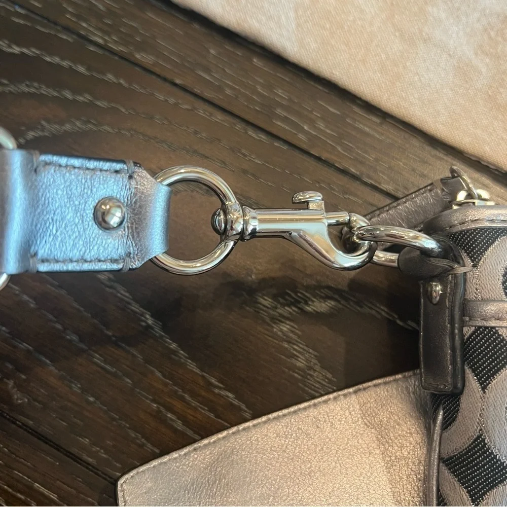 Coach Pop Art Crossbody Bag - EUC - Picture 9 of 10